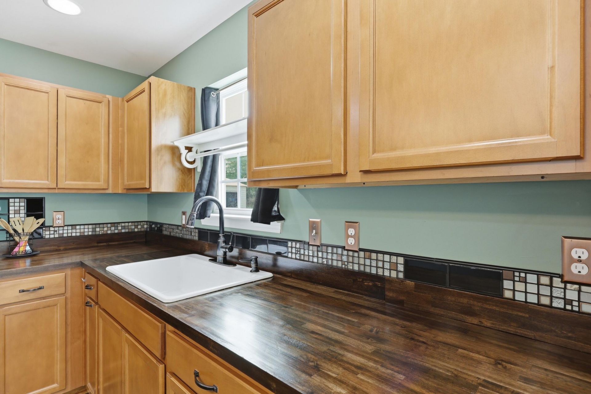 145 Notta Way Photo 17