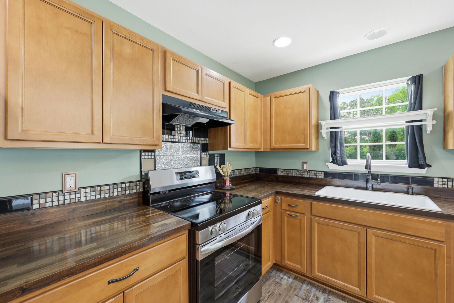 145 Notta Way Photo 20