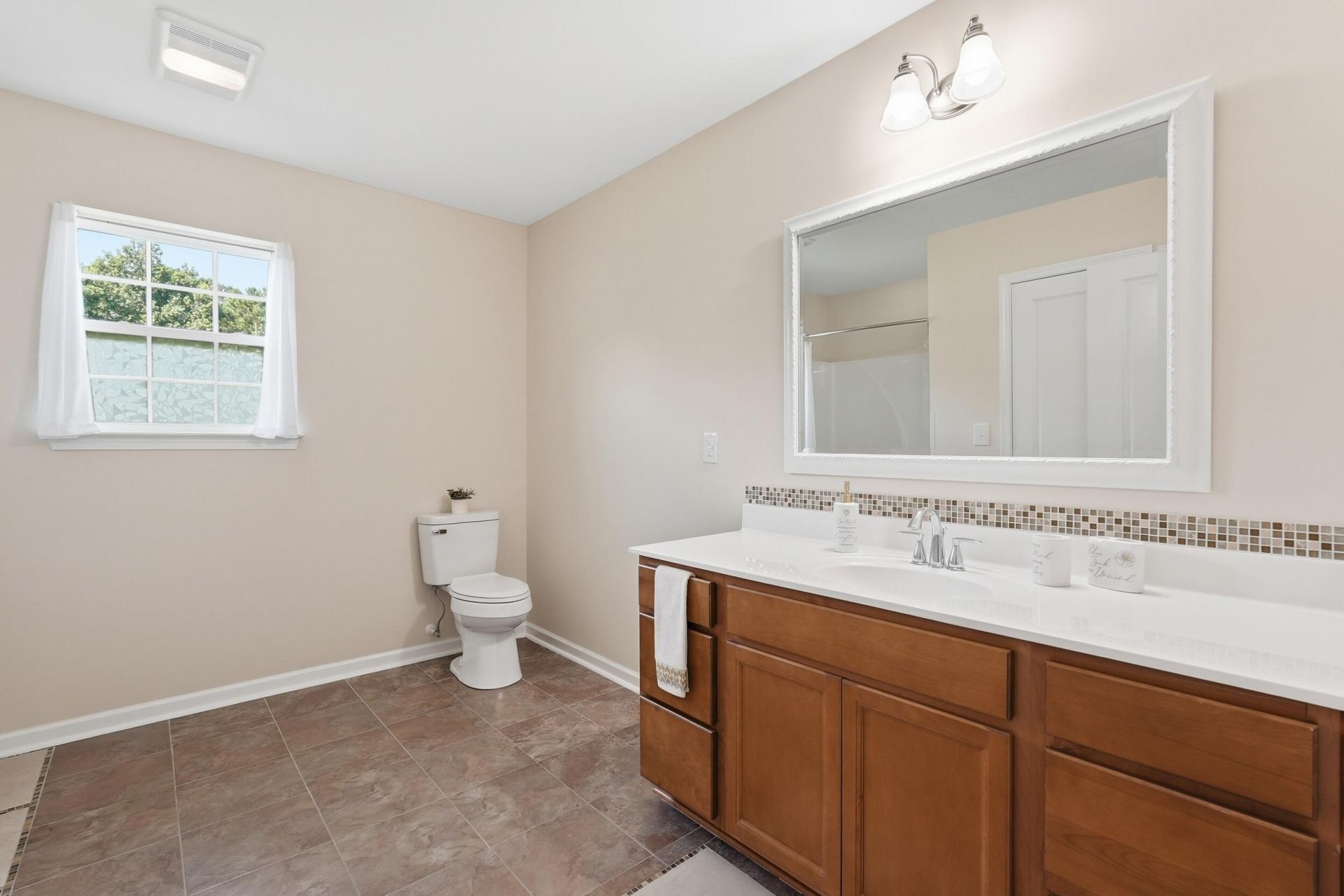 145 Notta Way Photo 21