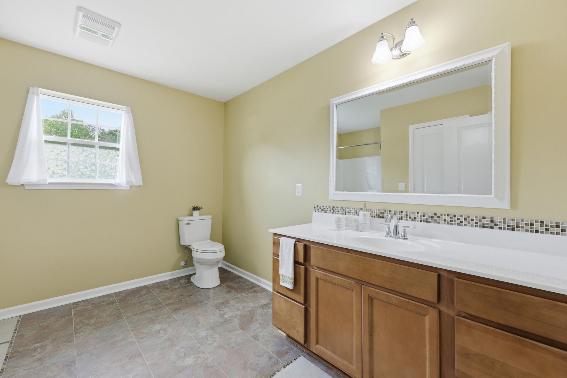 145 Notta Way Photo 27