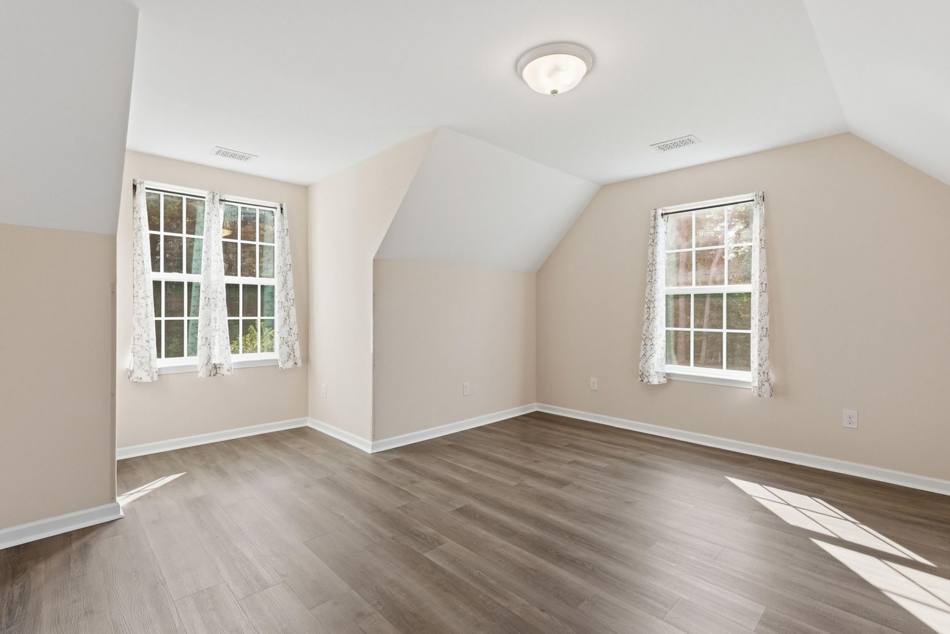 145 Notta Way Photo 27