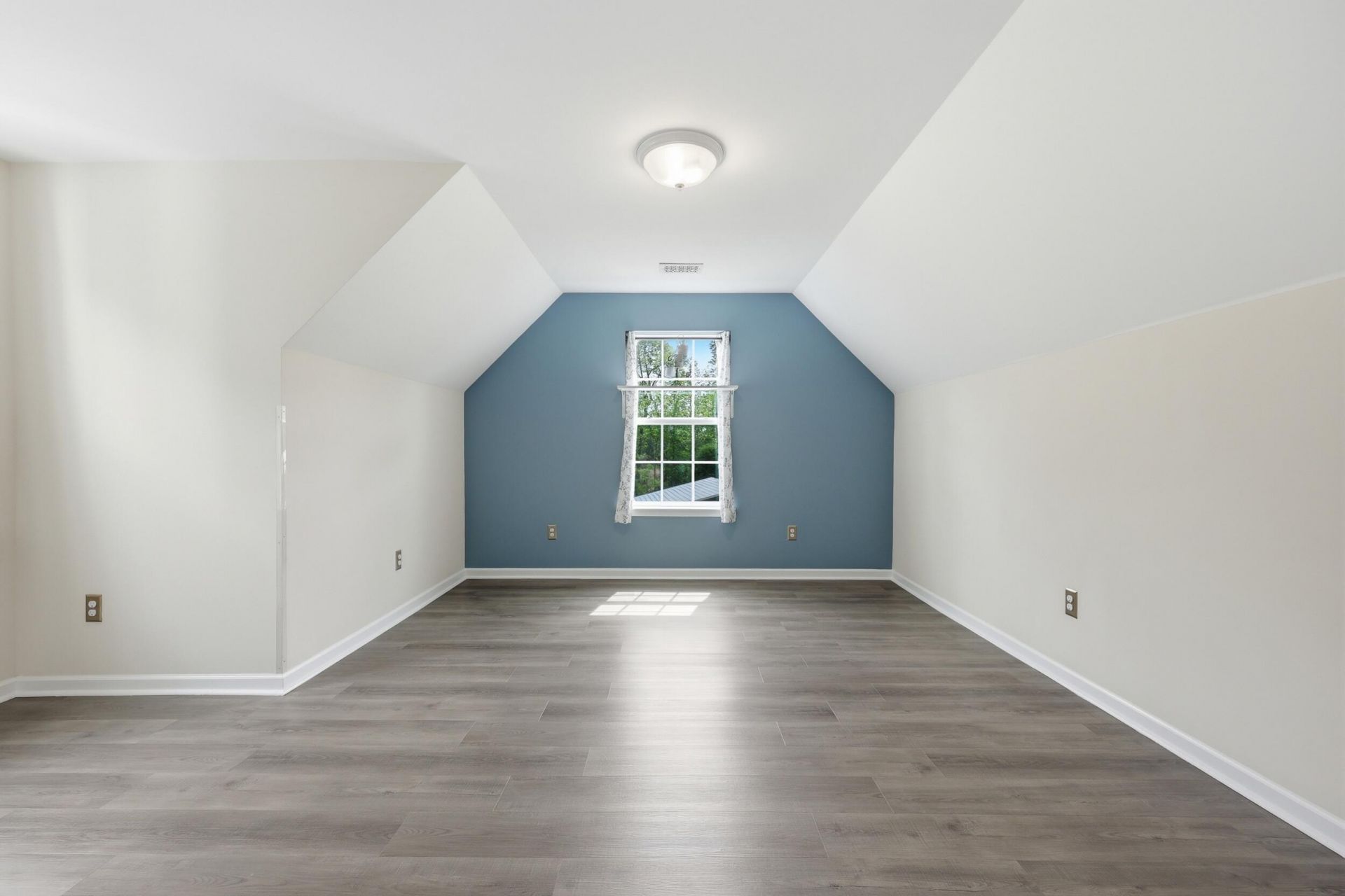 145 Notta Way Photo 37