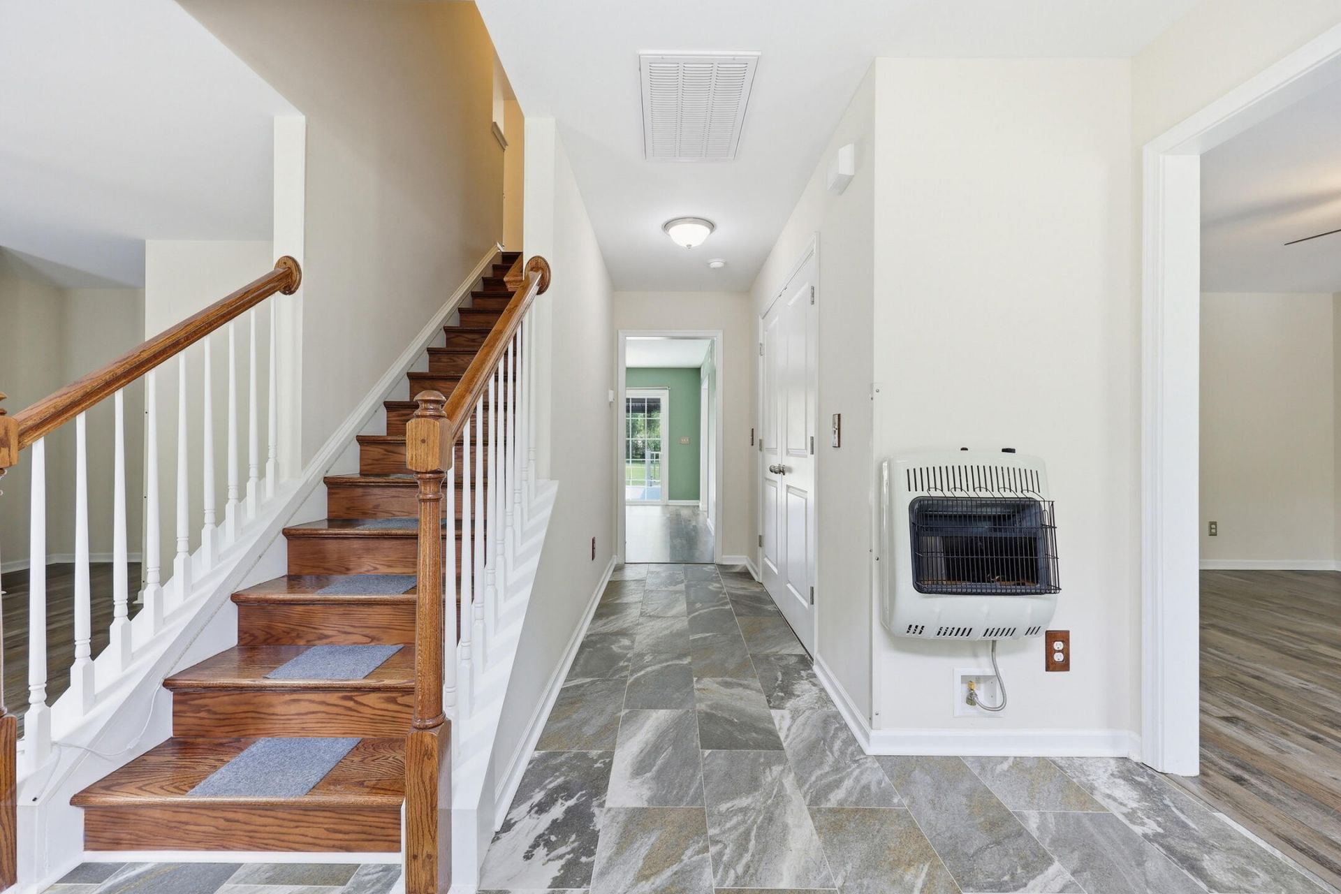 145 Notta Way Photo 4