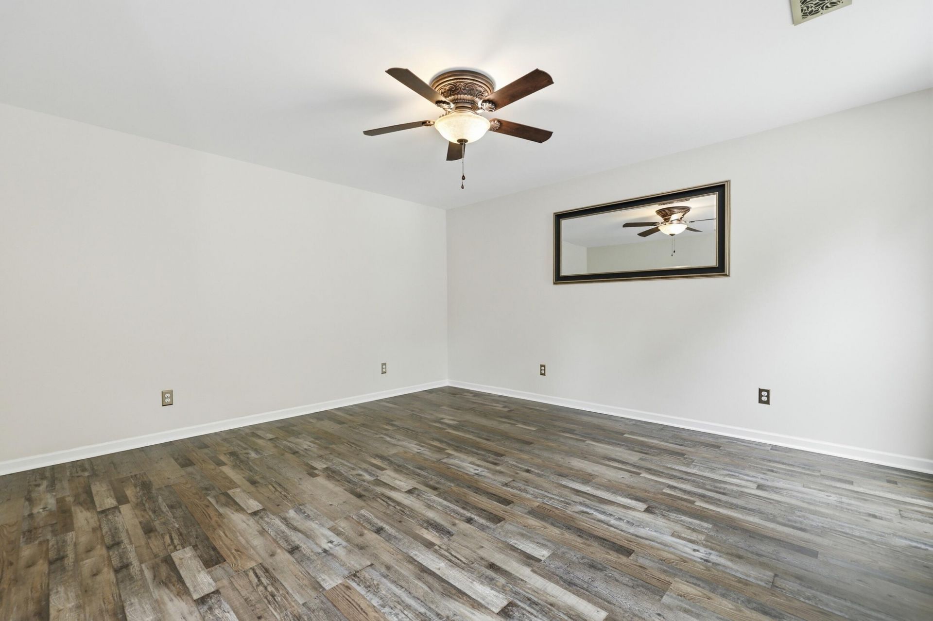 145 Notta Way Photo 6