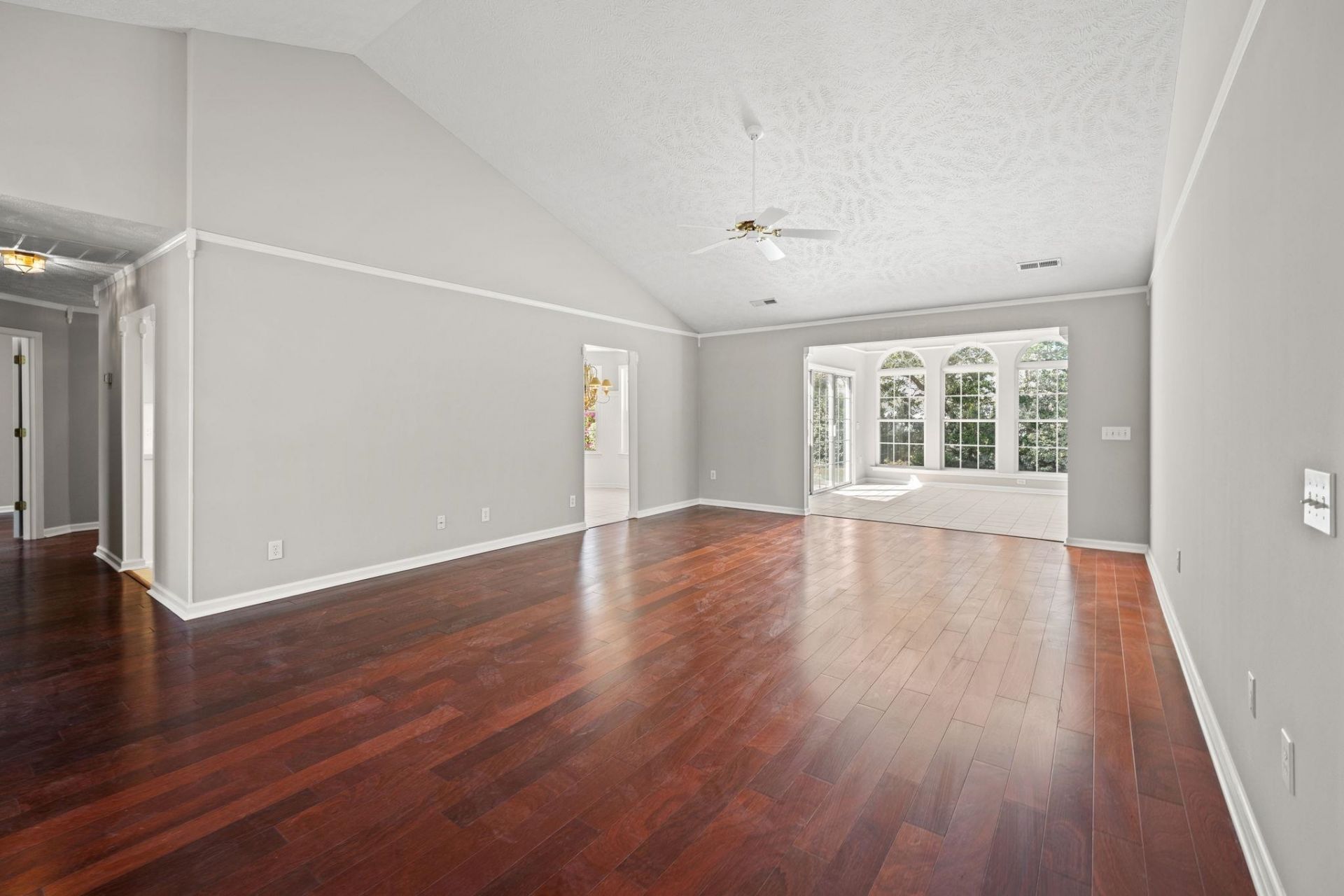 1068 Vestry Dr. Photo 14