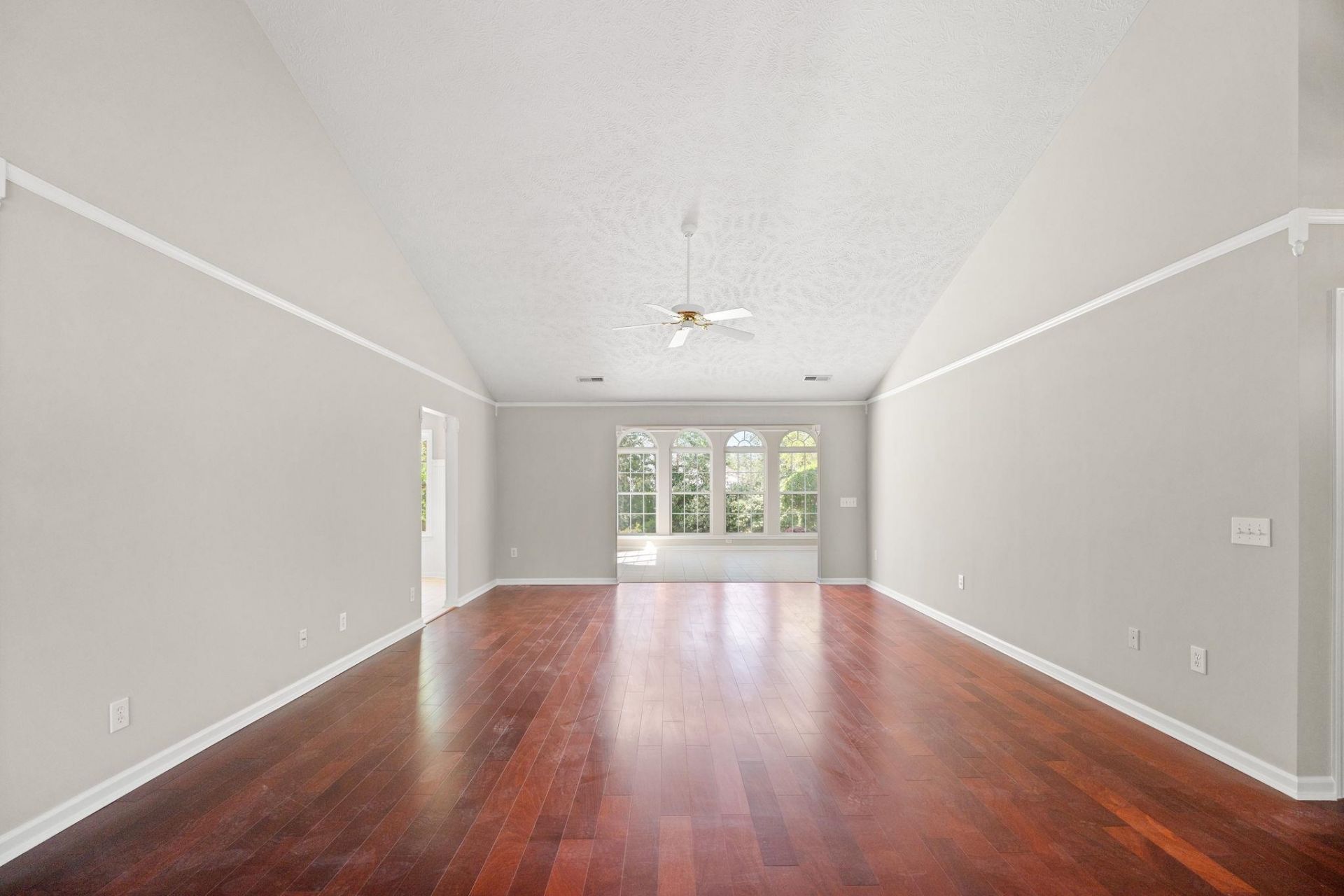 1068 Vestry Dr. Photo 15