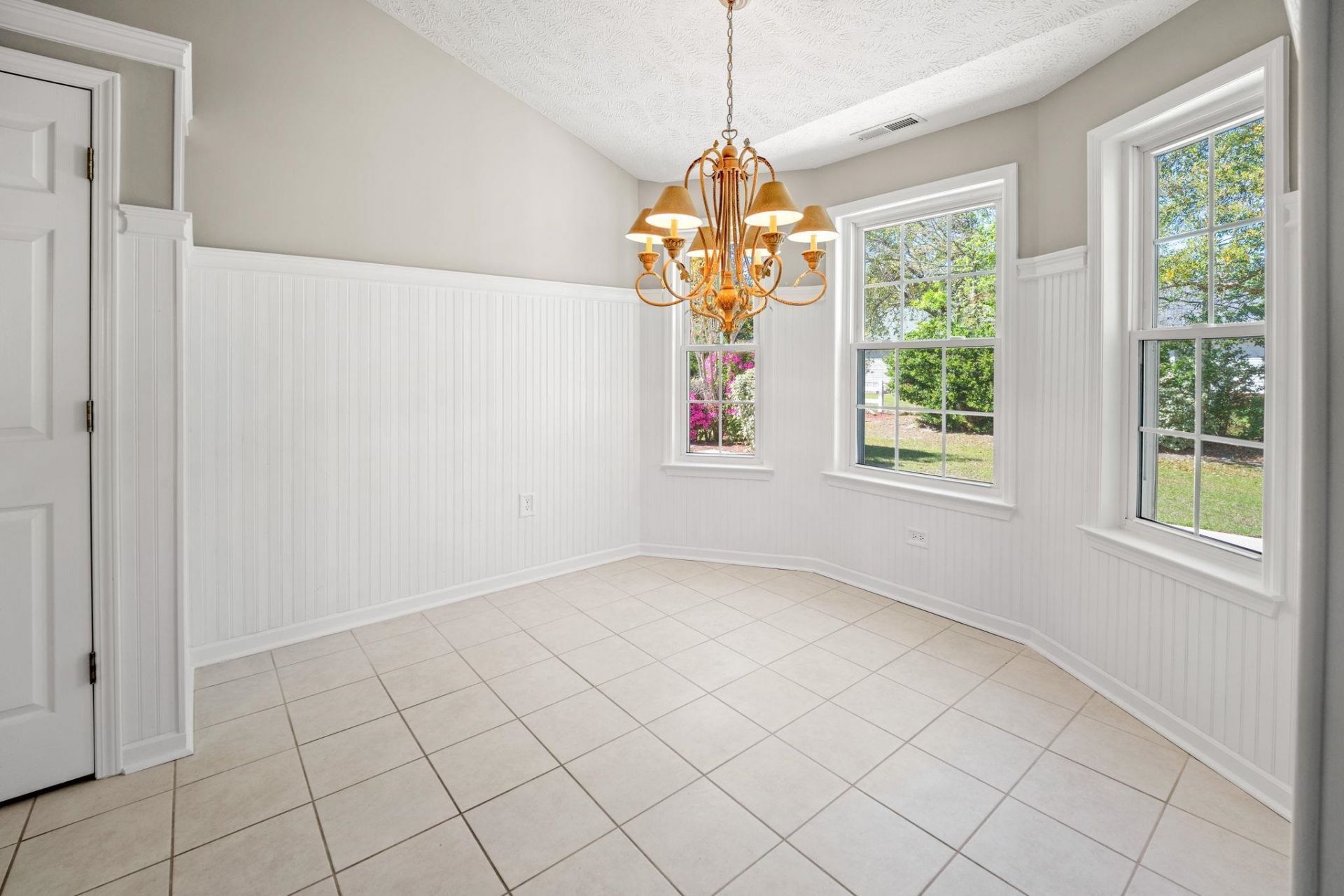 1068 Vestry Dr. Photo 17