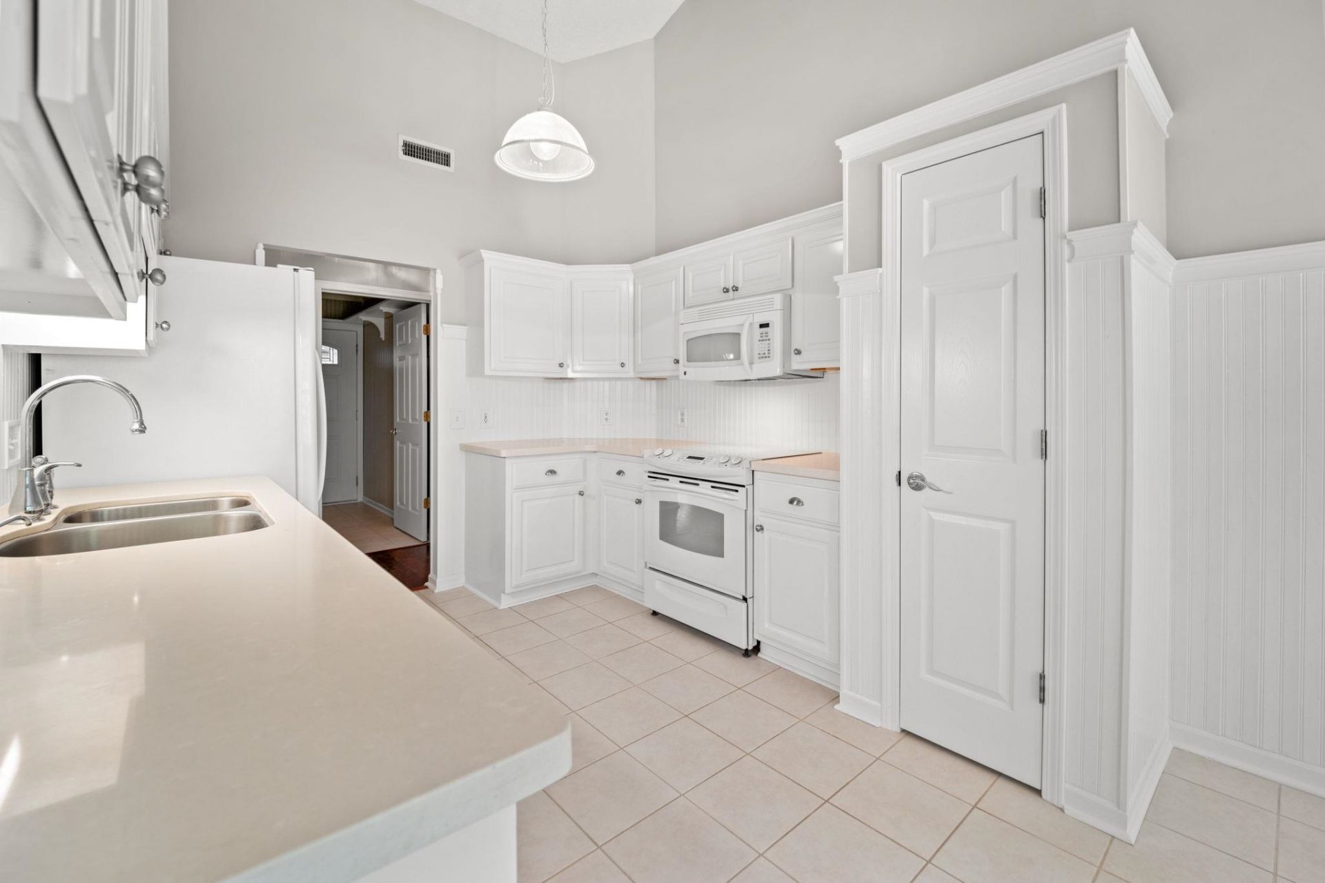 1068 Vestry Dr. Photo 21