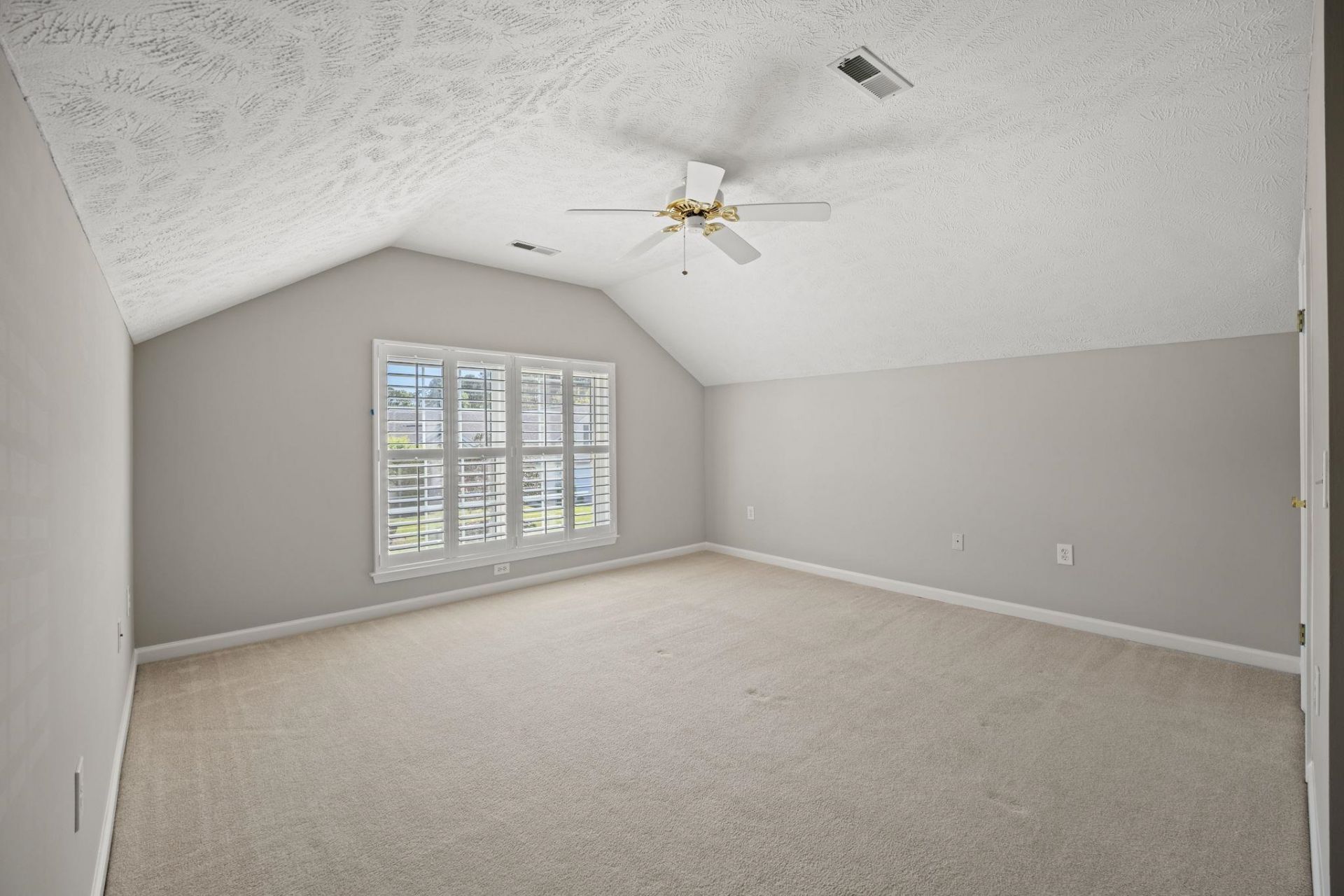 1068 Vestry Dr. Photo 38