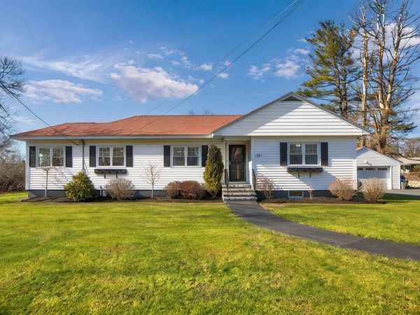 21 Huntington Ave, Methuen, MA 01844