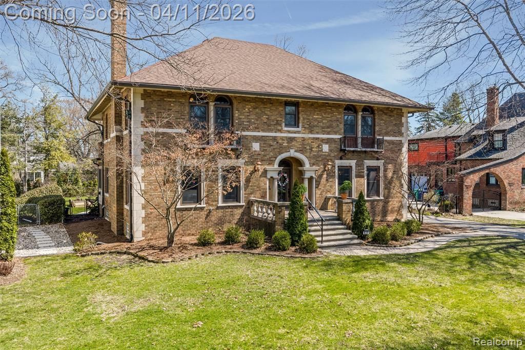 630 Lakepointe Street, Grosse Pointe Park, MI 48230 Main Photo