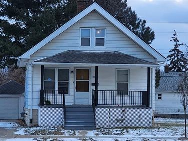 15118 E 9 Mile Road, Eastpointe, MI 48021