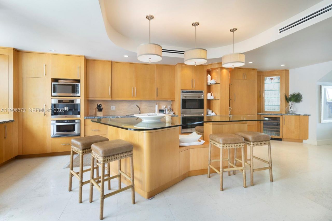 201 Crandon Blvd , Unit 174, Key Biscayne, FL 33149 Photo