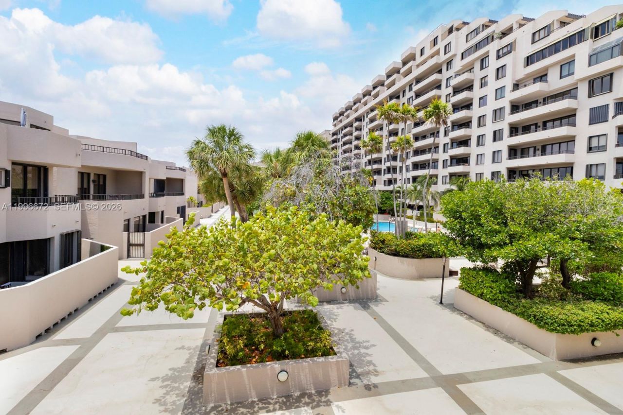 201 Crandon Blvd , Unit 174, Key Biscayne, FL 33149 Photo