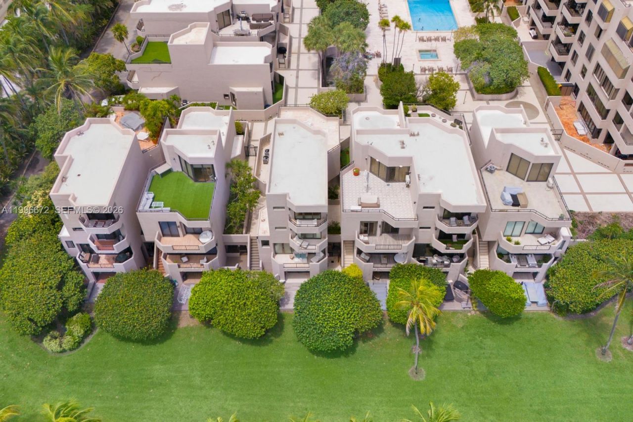 201 Crandon Blvd , Unit 174, Key Biscayne, FL 33149 Photo