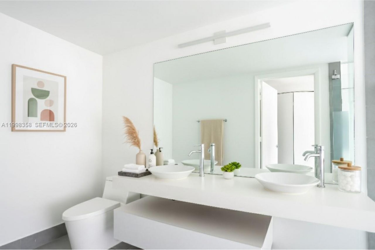 92 SW 3rd St, Unit 3512, Miami, FL 33130 Photo