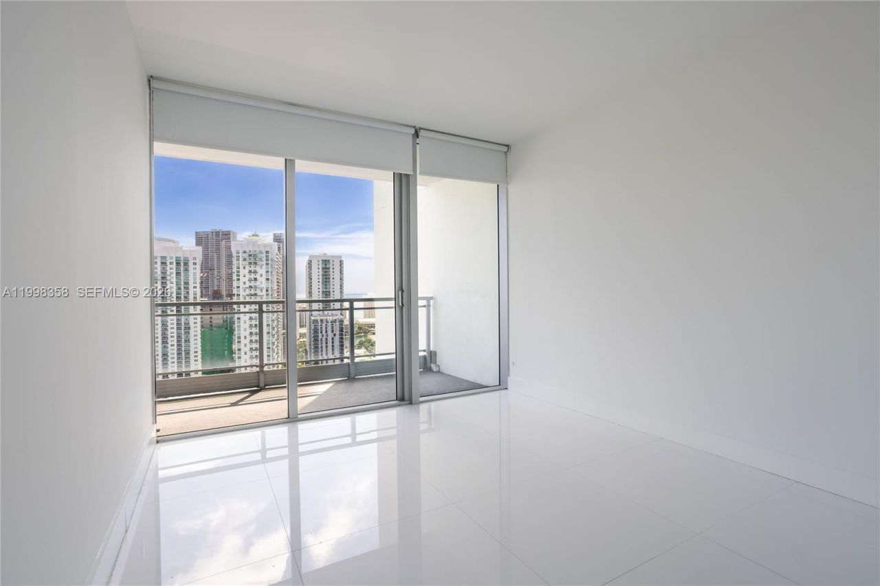 92 SW 3rd St, Unit 3512, Miami, FL 33130 Photo