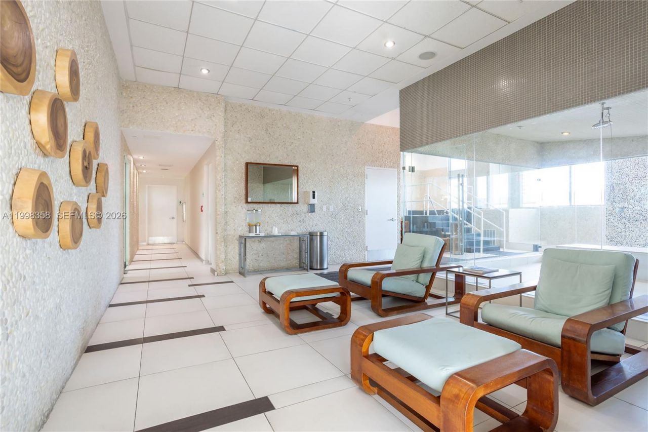 92 SW 3rd St, Unit 3512, Miami, FL 33130 Photo