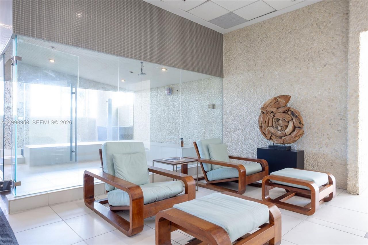 92 SW 3rd St, Unit 3512, Miami, FL 33130 Photo