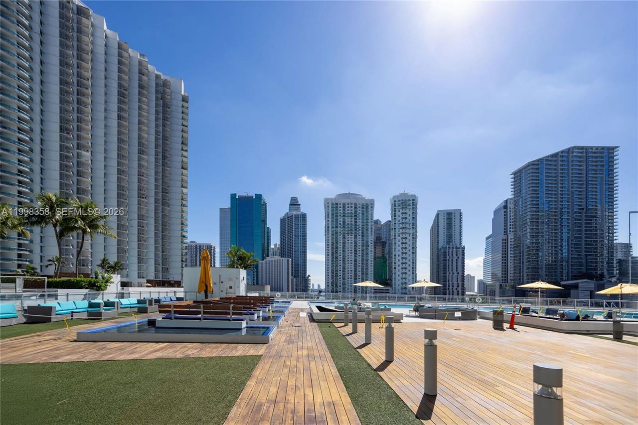 92 SW 3rd St, Unit 3512, Miami, FL 33130 Photo