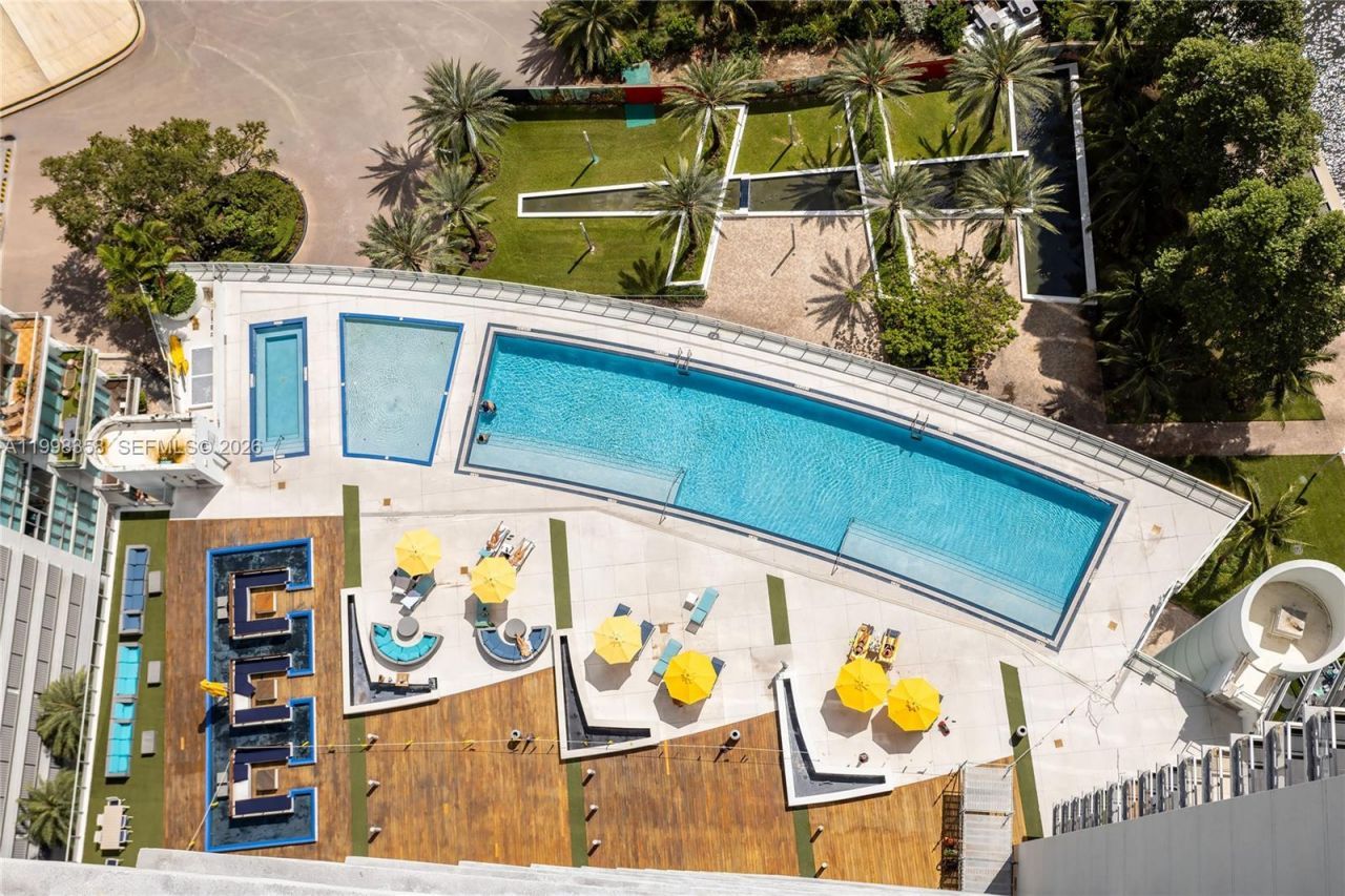 92 SW 3rd St, Unit 3512, Miami, FL 33130 Photo