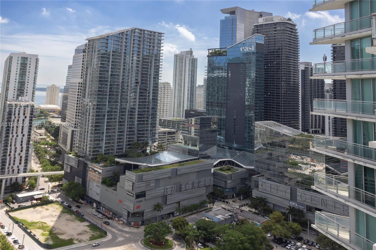 92 SW 3rd St, Unit 3512, Miami, FL 33130 Photo