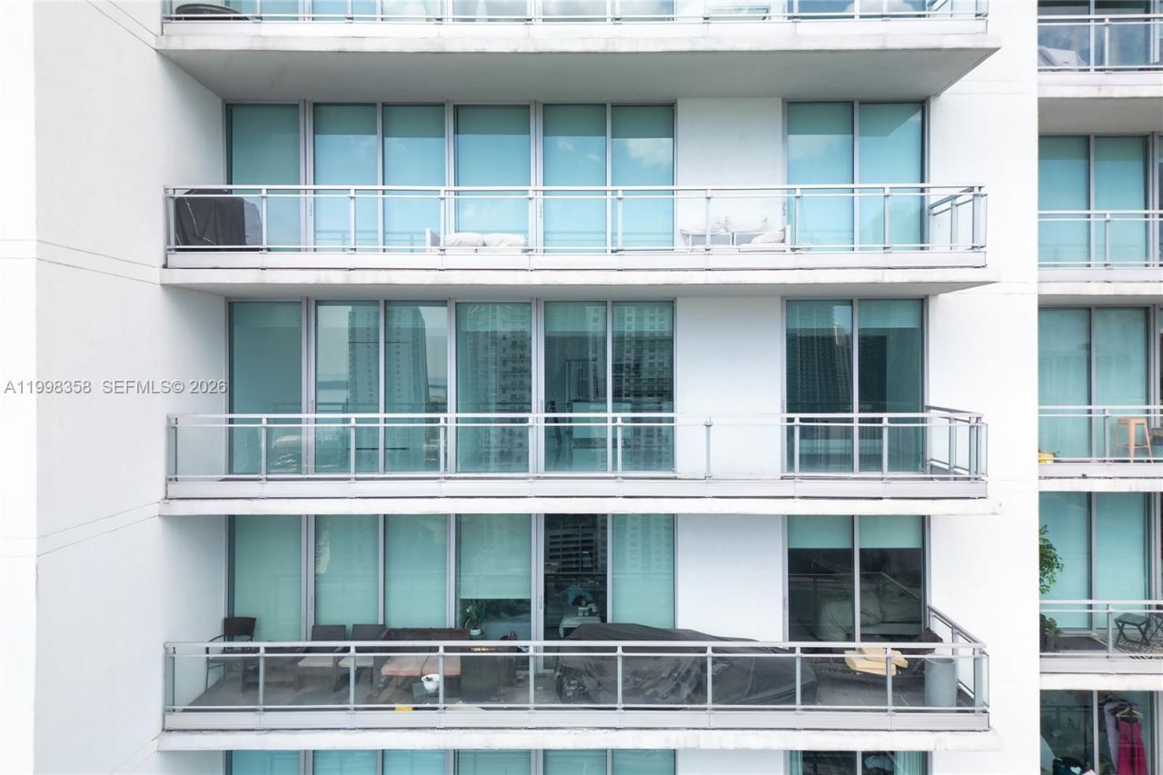 92 SW 3rd St, Unit 3512, Miami, FL 33130 Photo