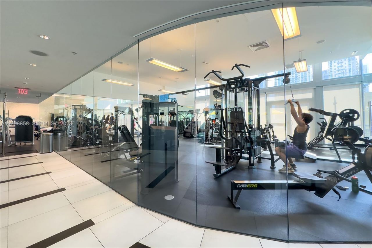 92 SW 3rd St, Unit 3512, Miami, FL 33130 Photo