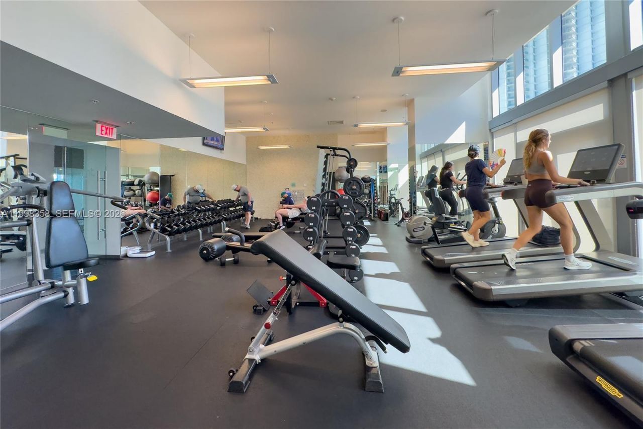 92 SW 3rd St, Unit 3512, Miami, FL 33130 Photo