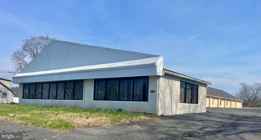 649 GRAVEL PIKE, EAST GREENVILLE, PA 18041