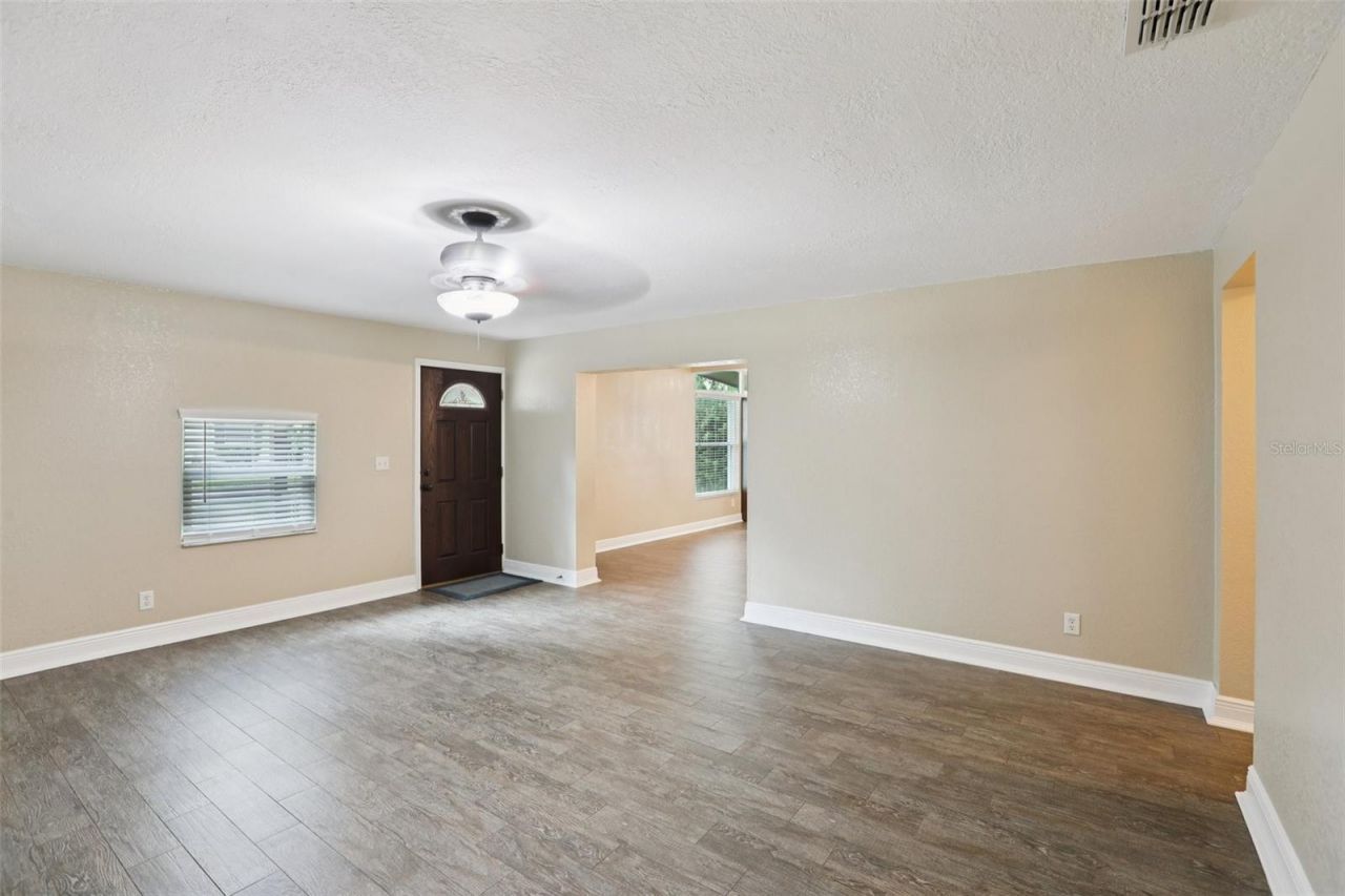 205 SE Jefferson Circle N, Saint Petersburg, FL 33703 Photo