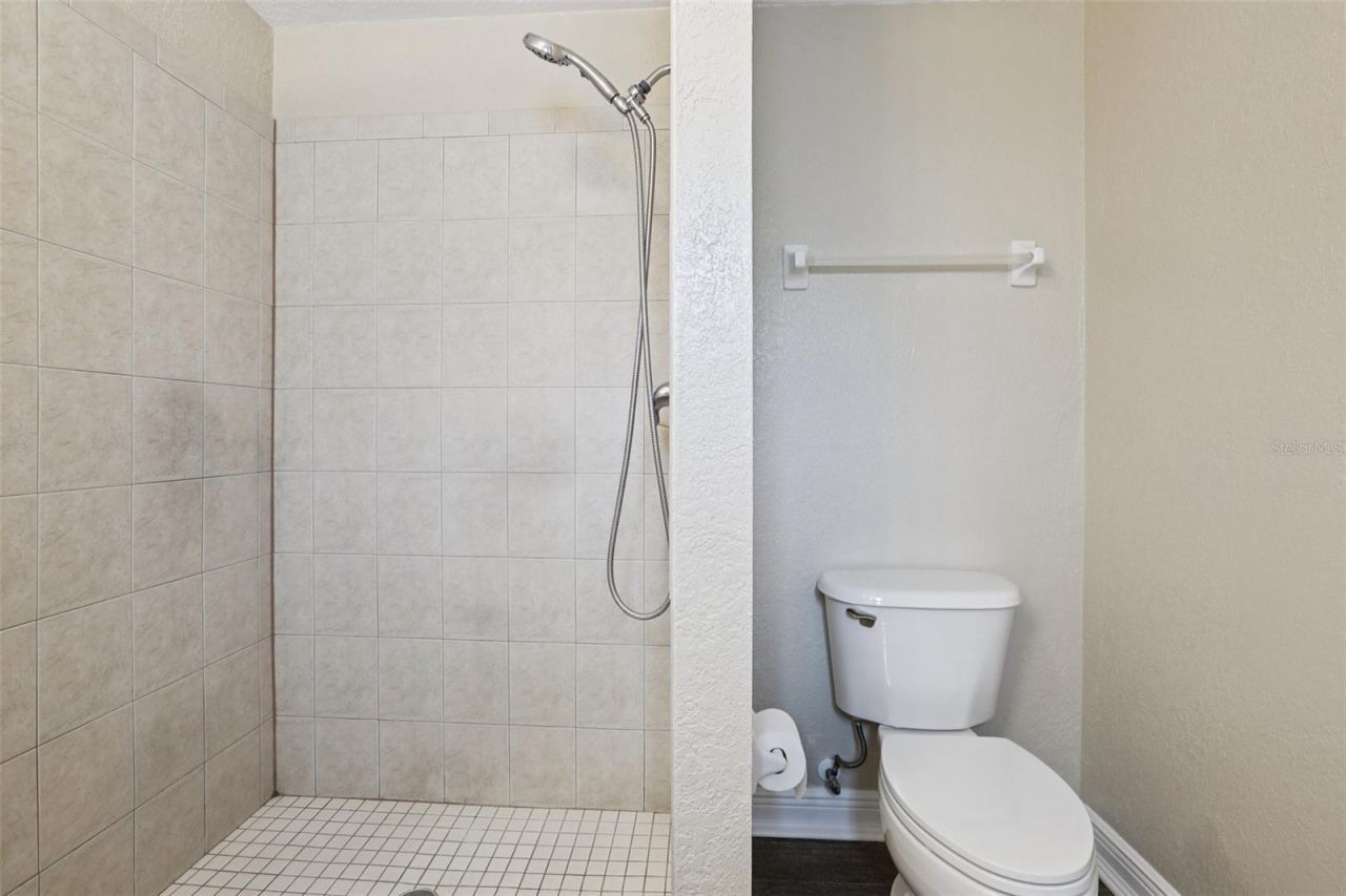 205 SE Jefferson Circle N, Saint Petersburg, FL 33703 Photo