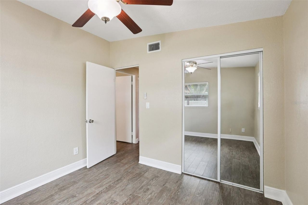 205 SE Jefferson Circle N, Saint Petersburg, FL 33703 Photo