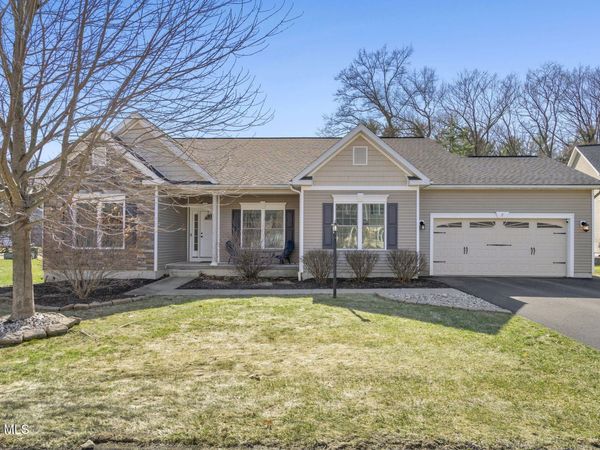 2 Elizabeth Court, Clifton Park, NY 12065