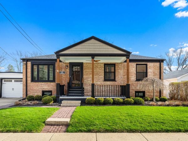 111 W WASHINGTON Street , Palatine, IL 60067