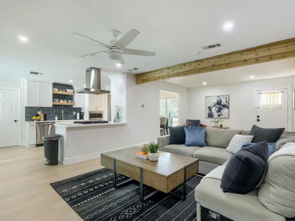 9016 W Pointer LN, Austin, TX 78758