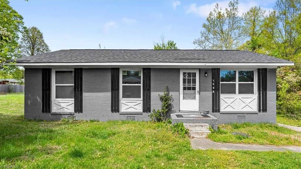 1501 Kingsway Drive, High Point, NC 27260 Main Photo