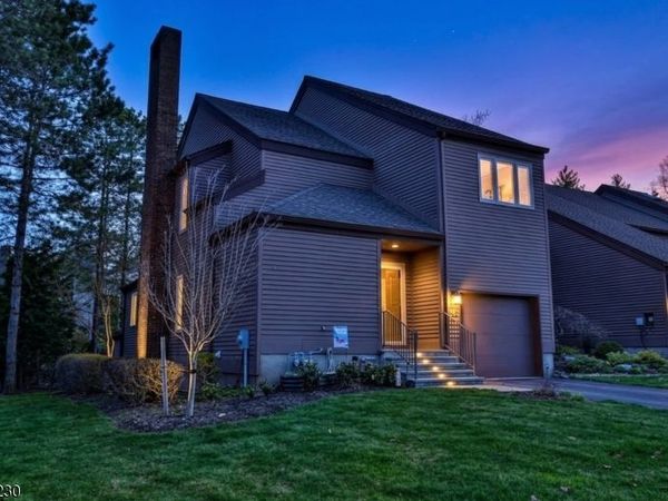 42 Bellgrove Dr, Mahwah, NJ 07430