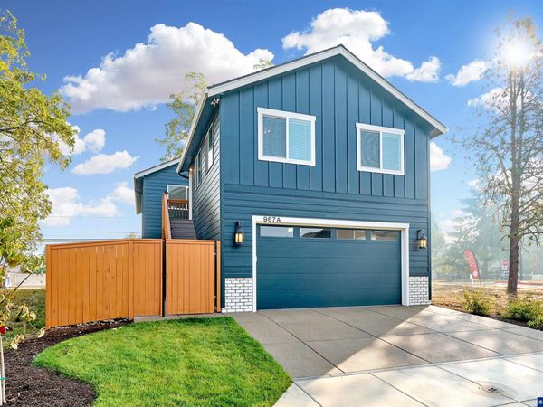 967 Park Av NE, Salem, OR 97301