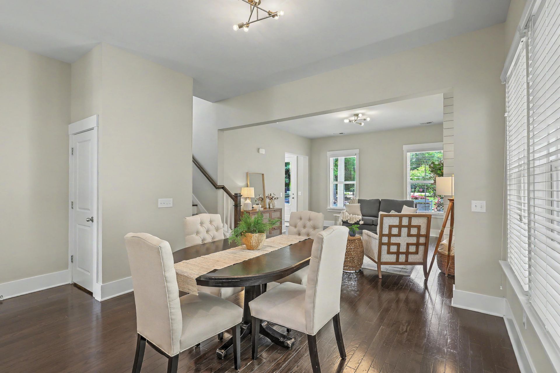 102 Ilderton Street Photo 10