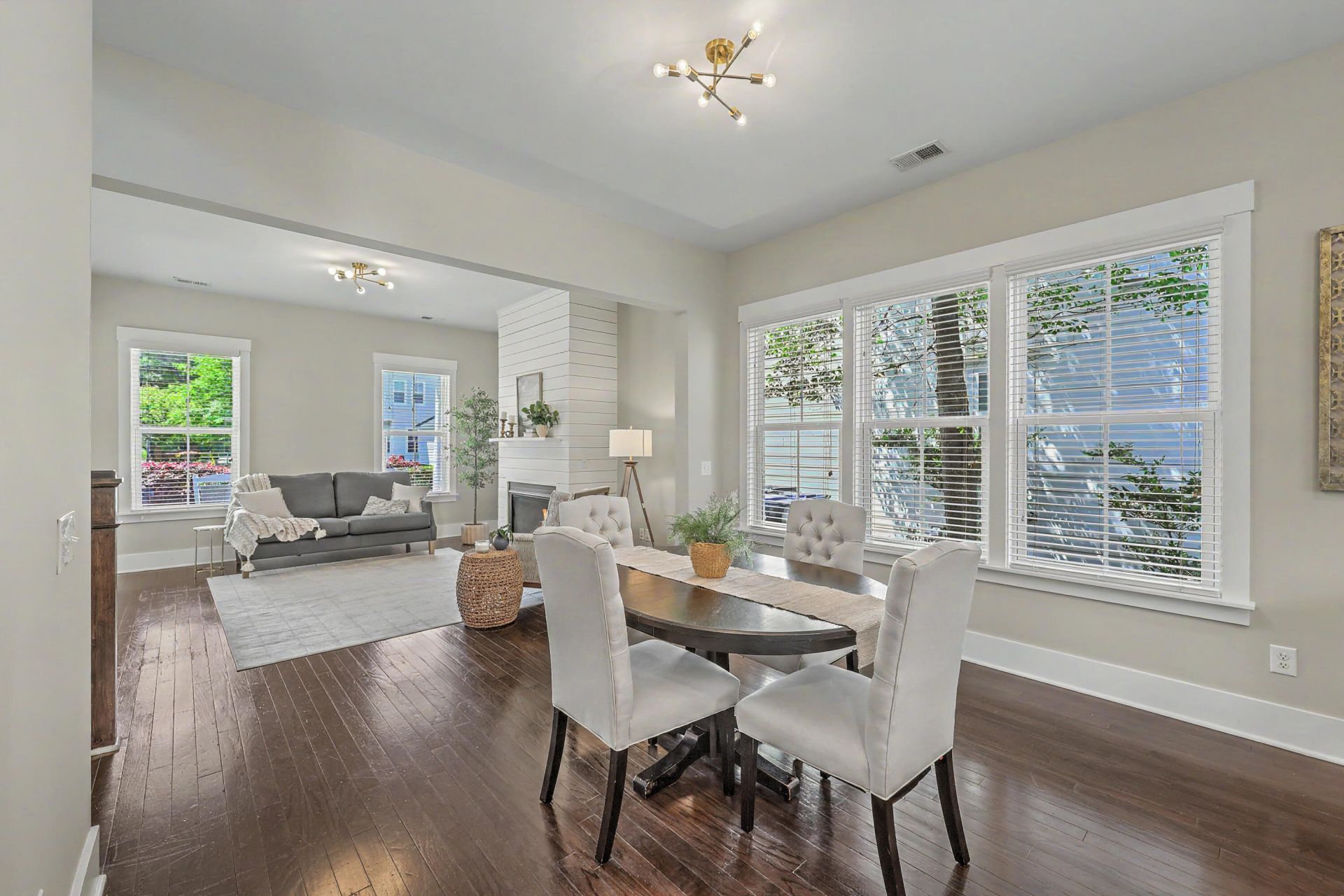 102 Ilderton Street Photo 11