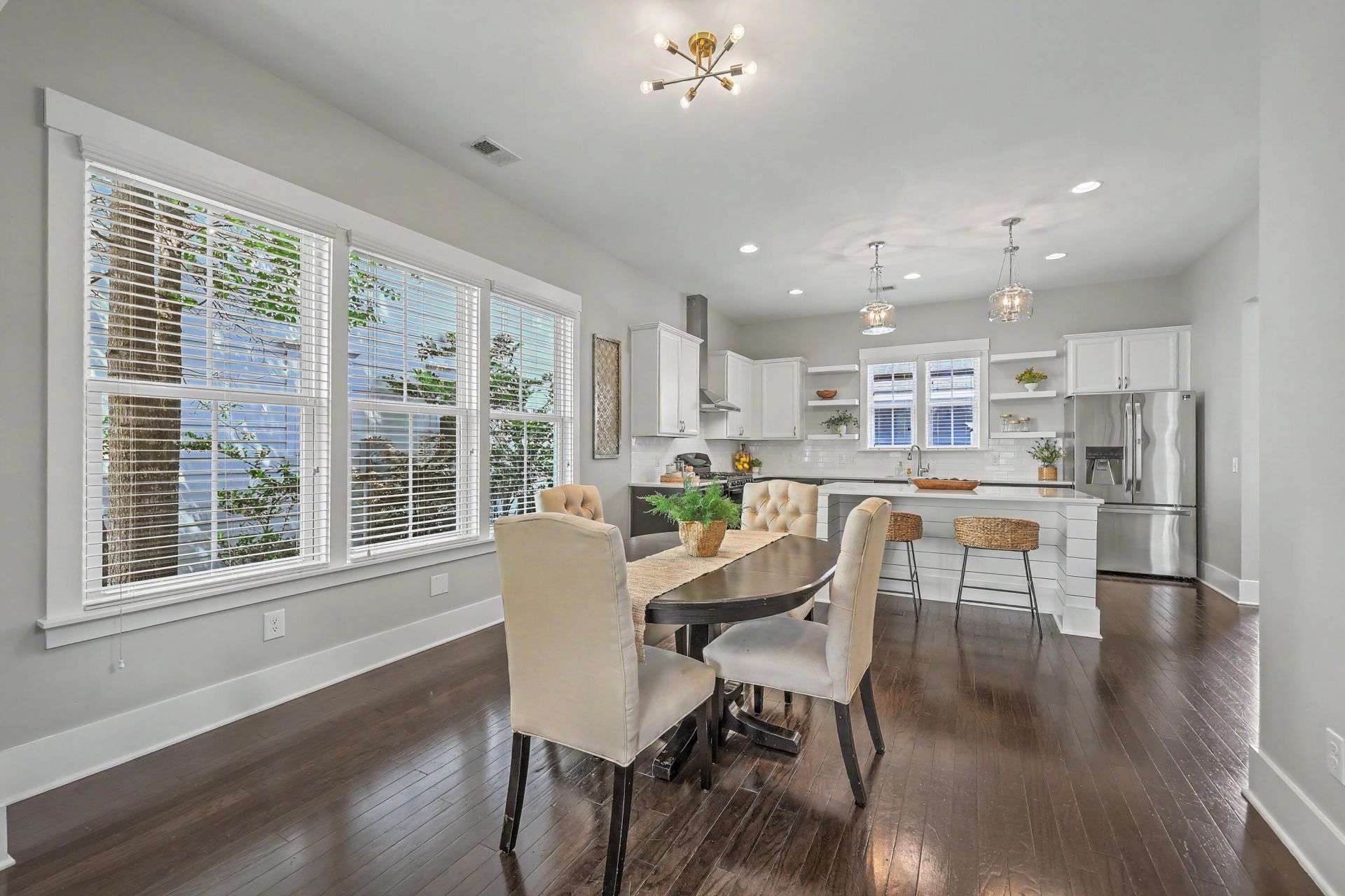 102 Ilderton Street Photo 12