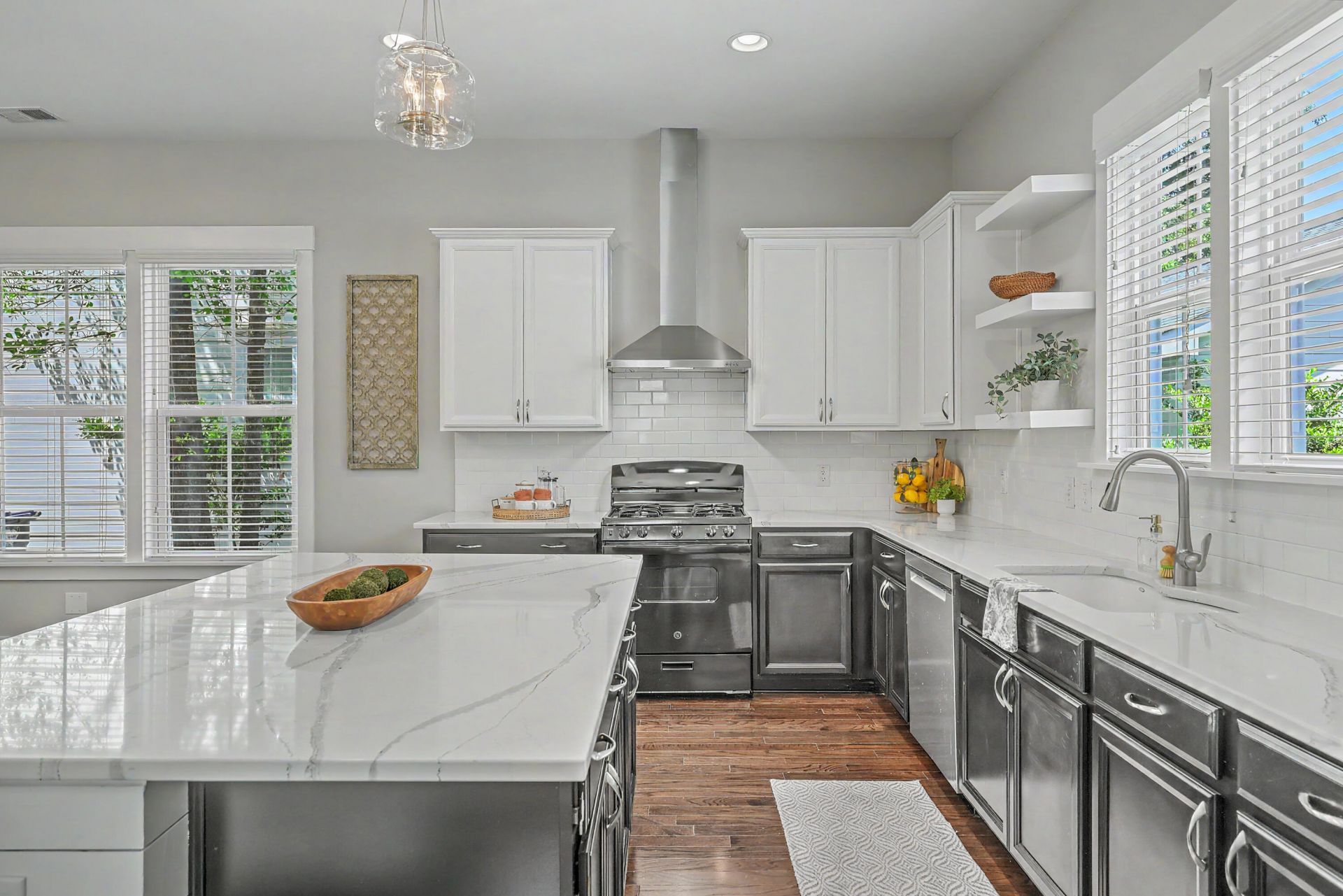 102 Ilderton Street Photo 14