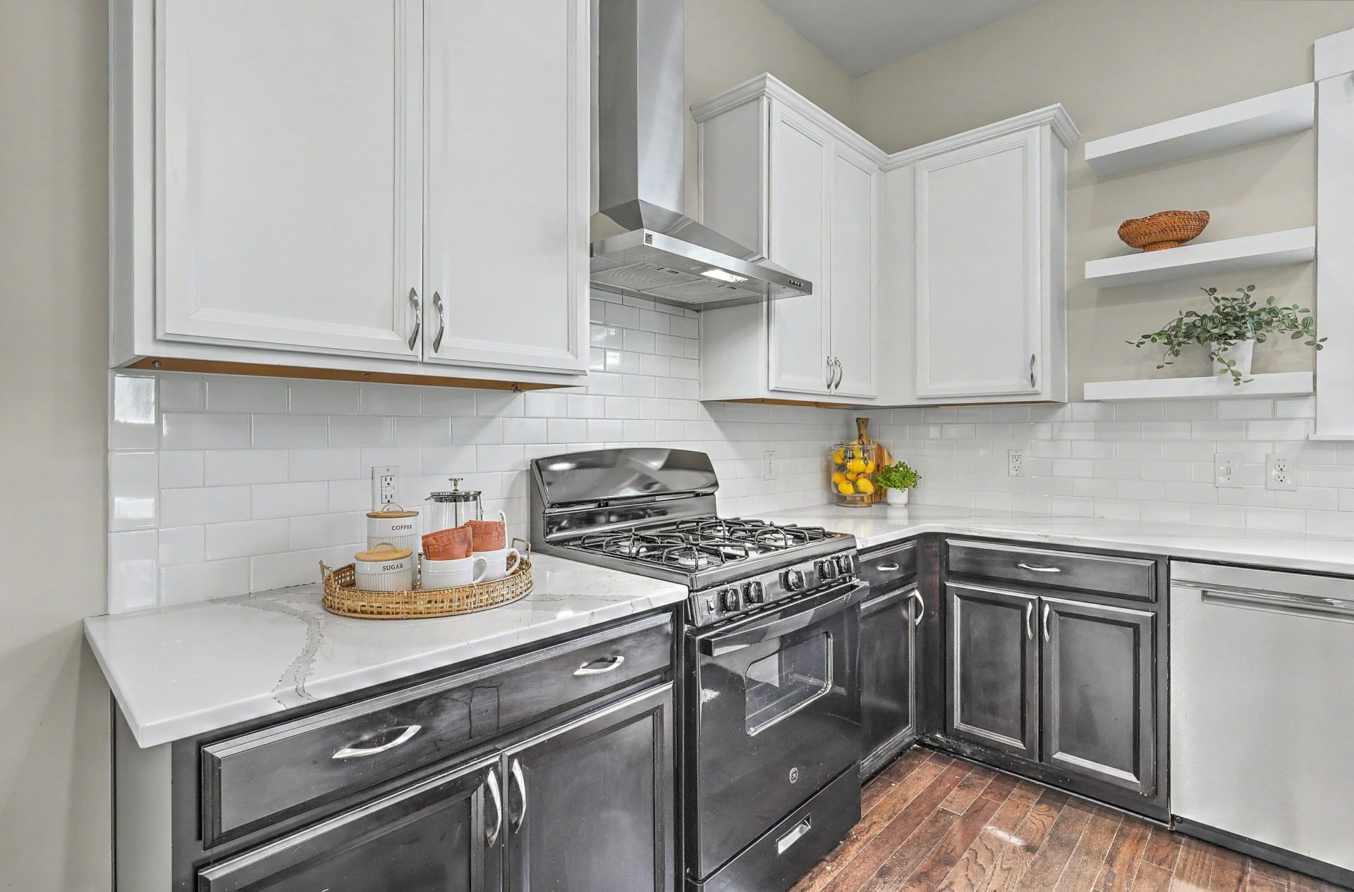 102 Ilderton Street Photo 16