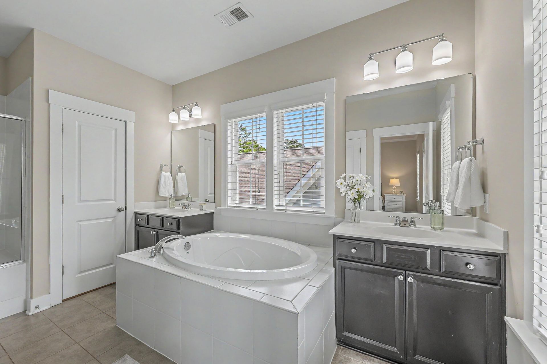 102 Ilderton Street Photo 26