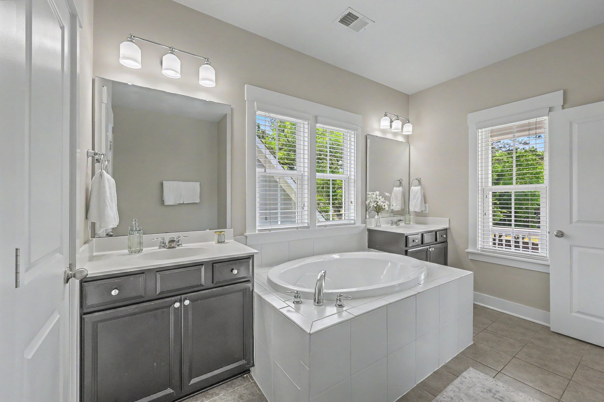 102 Ilderton Street Photo 28