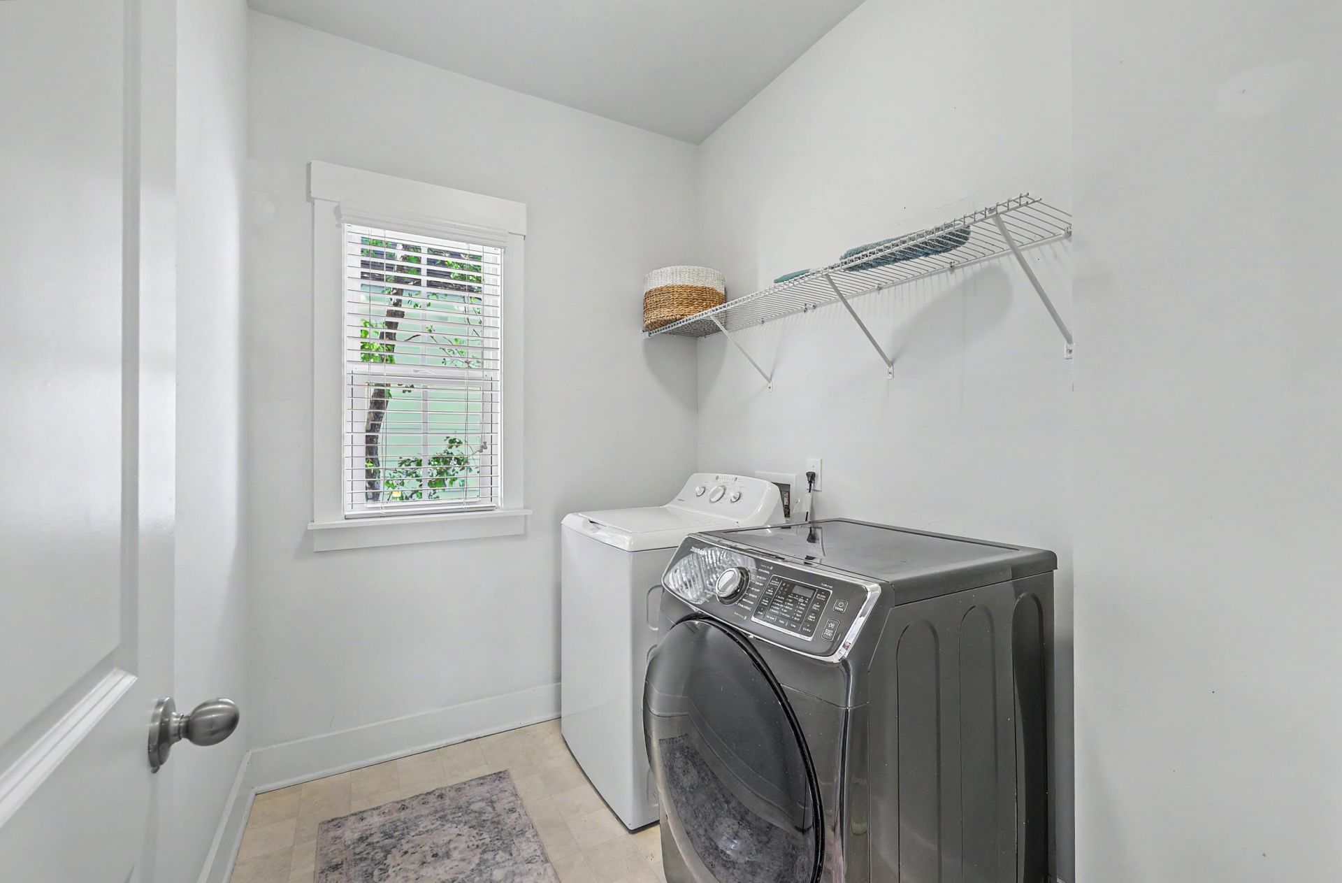 102 Ilderton Street Photo 30