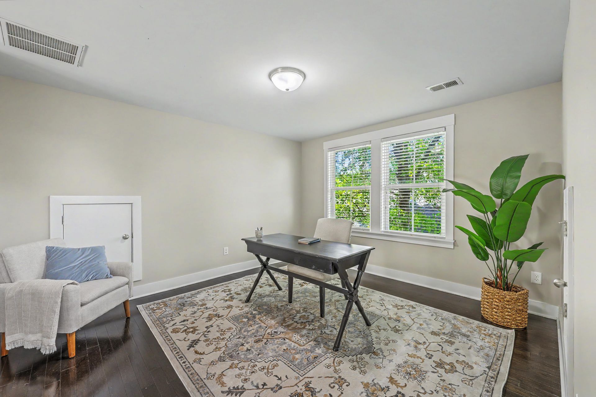 102 Ilderton Street Photo 34