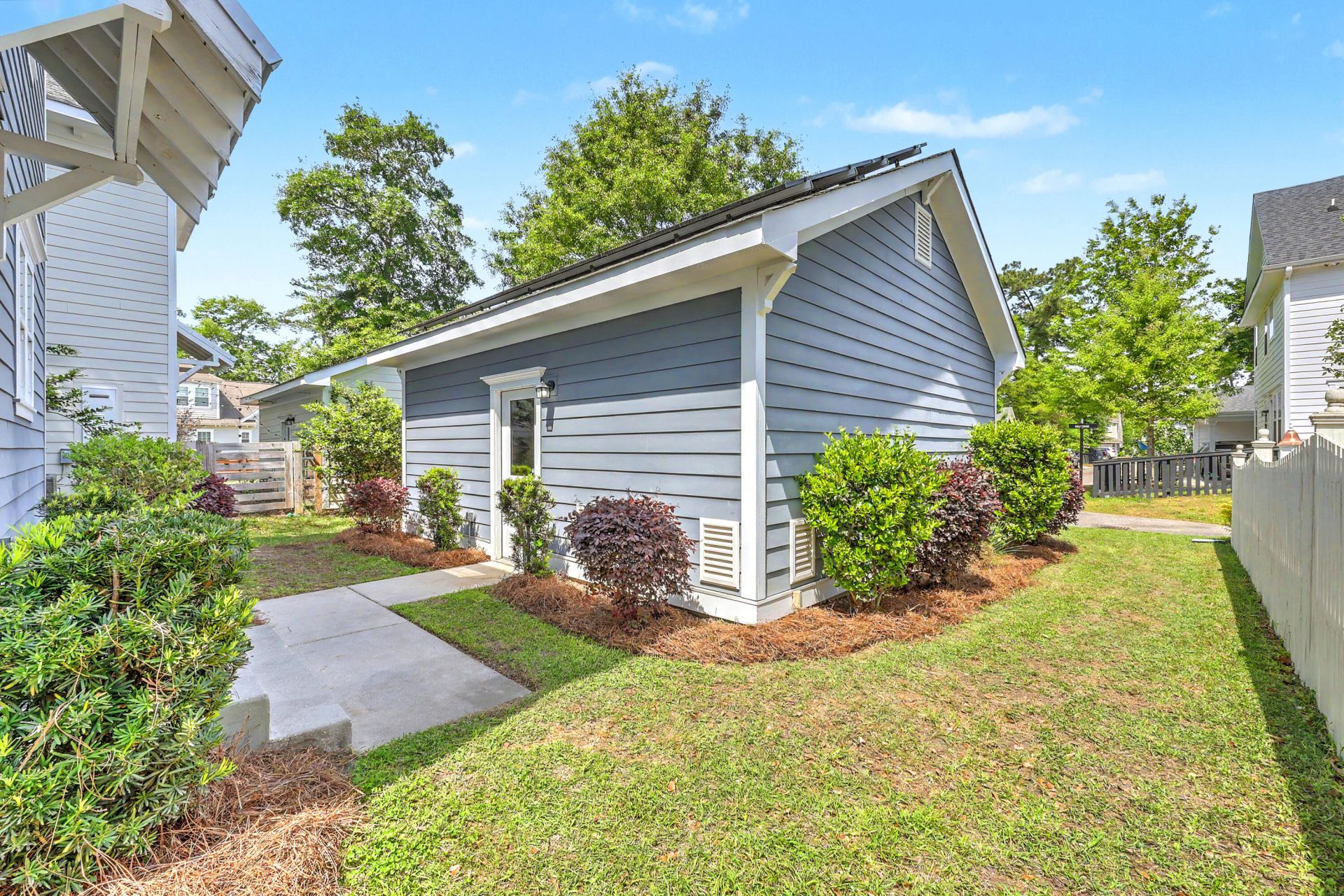 102 Ilderton Street Photo 38