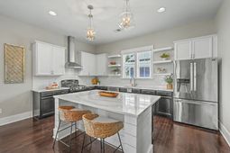 102 Ilderton Street photo 4